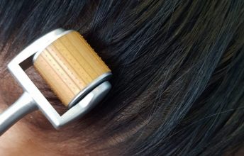 using-a-derma-roller-on-hair